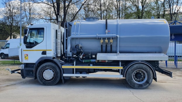 Sprengwagen Dumas - Tank und Pumpe